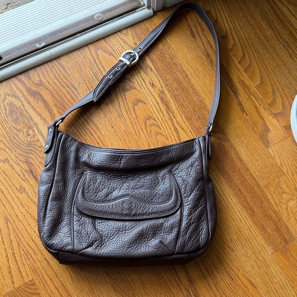 Stone Mountain brown leather shoulder purse like new